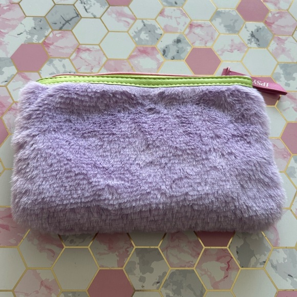 Ipsy Cosmetic Bag - Picture 1 of 2